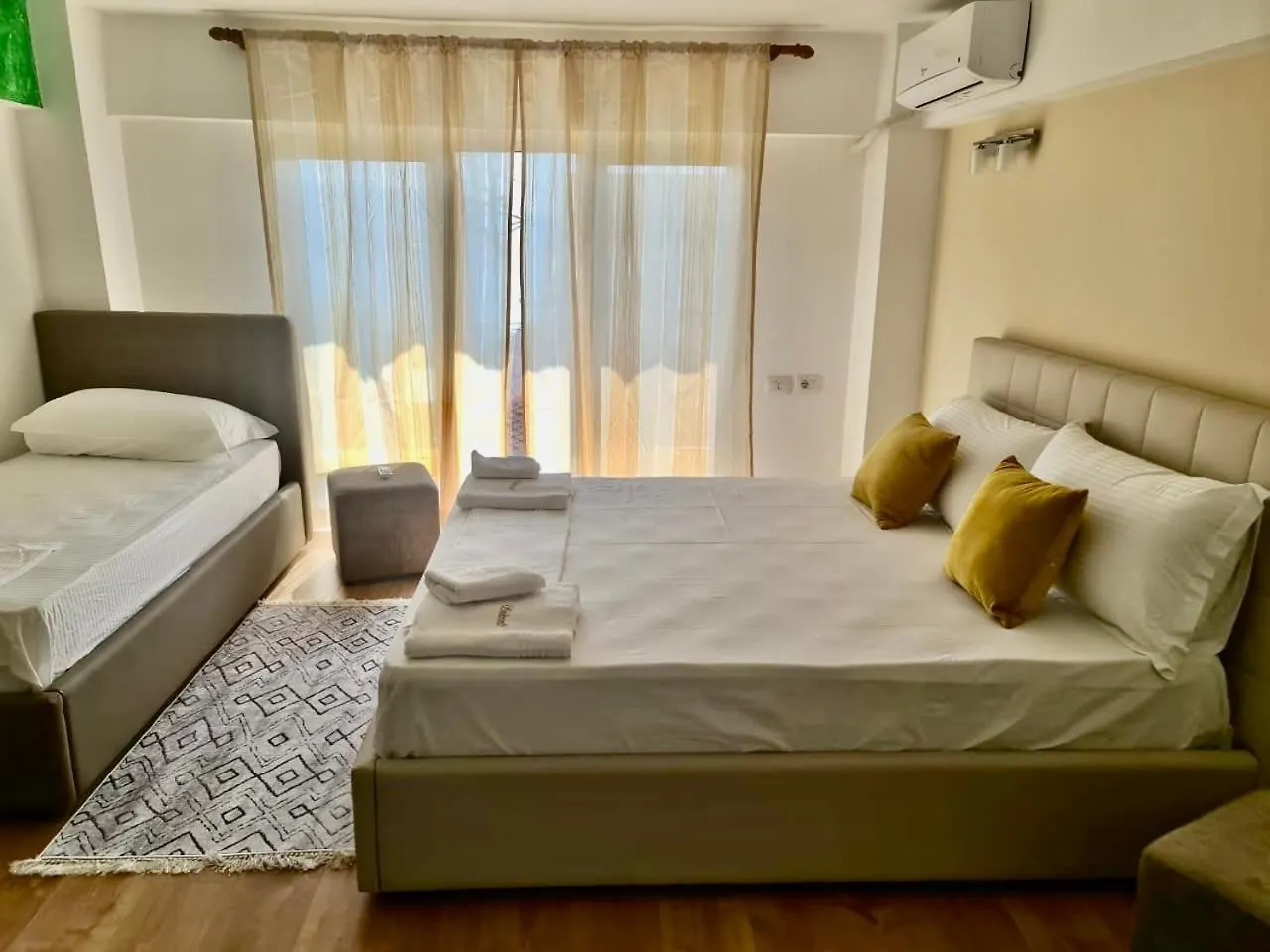 Shkreli Apartments Sarandë 0*,